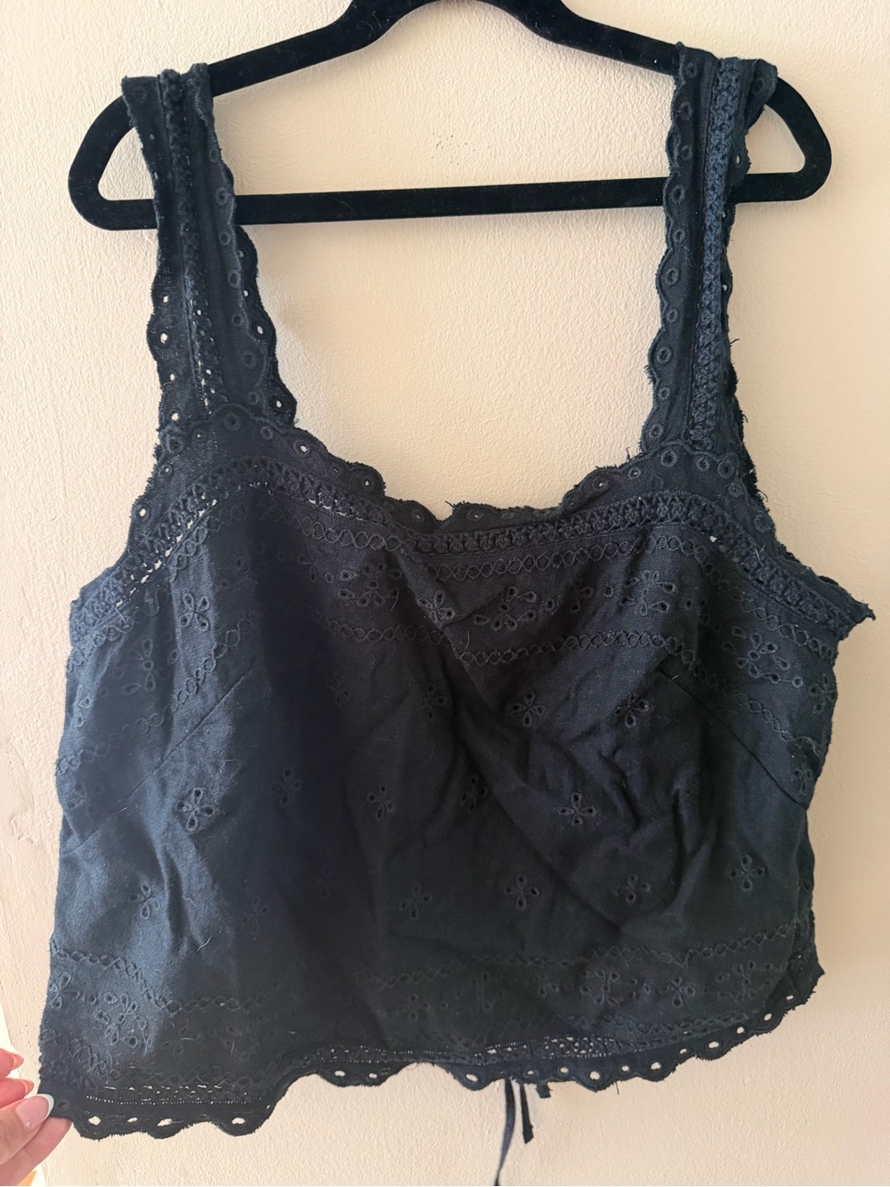 Abercrombie eyelet cropped tank